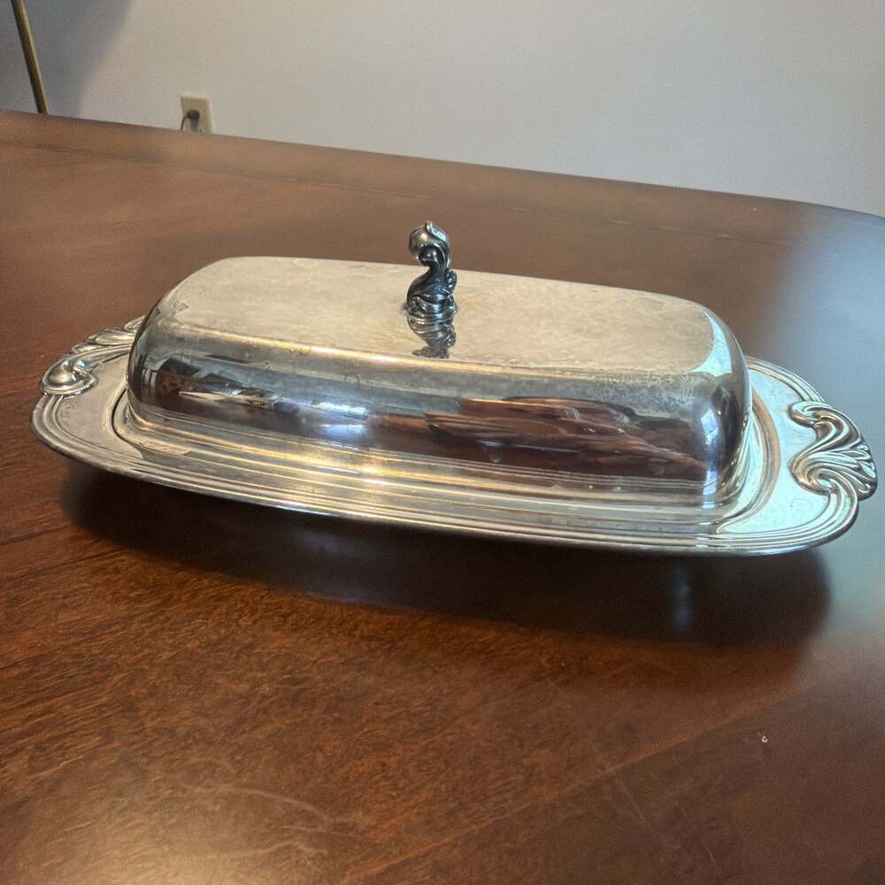 Wm. Rogers Vintage Silver Plate Butter Dish With Lid & Glass Insert 987